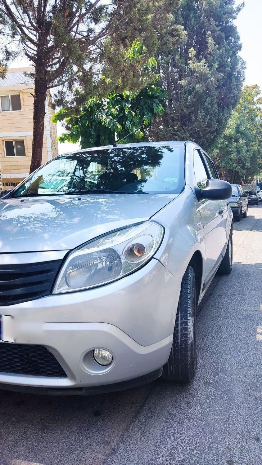 خودرو رنو، ساندرو آگهی ann_18600424