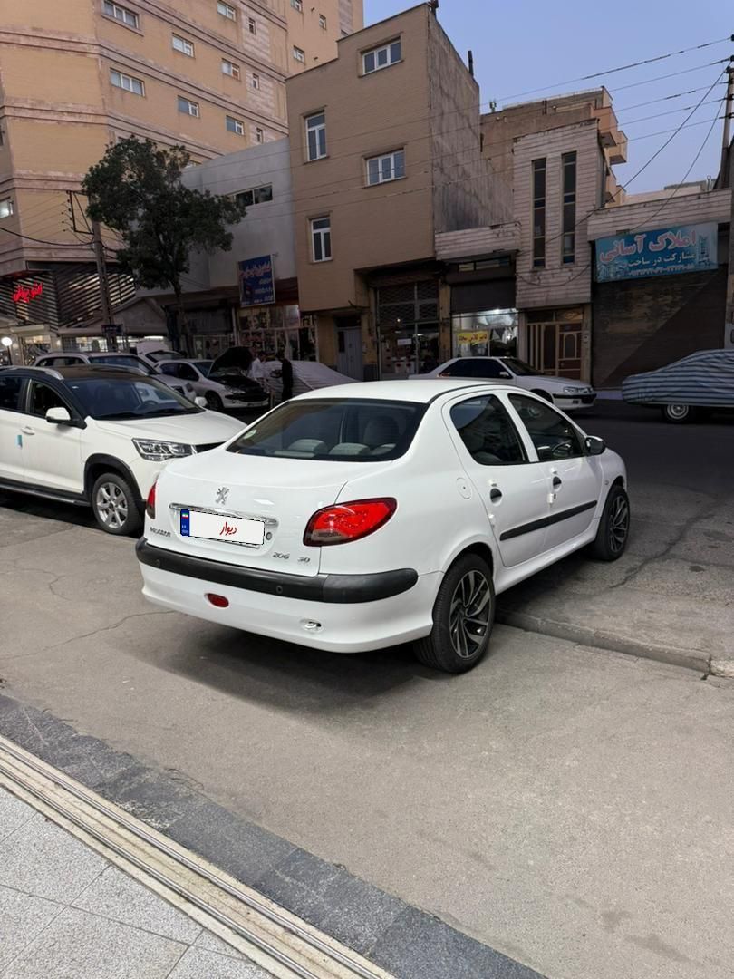 پژو ۲۰۶ صندوق دار v8 - 1398