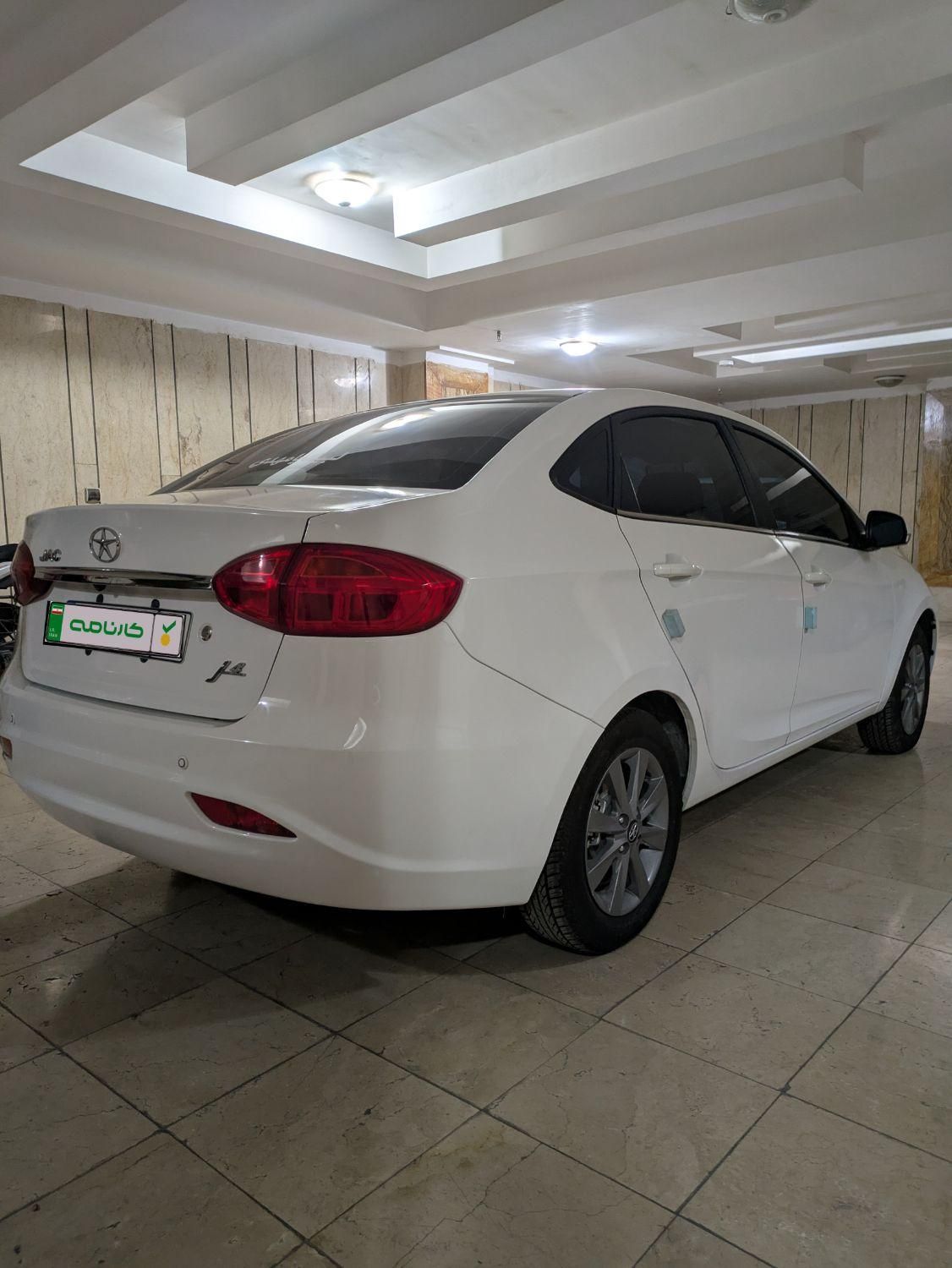 جک J4 اتوماتیک ساده - 2023