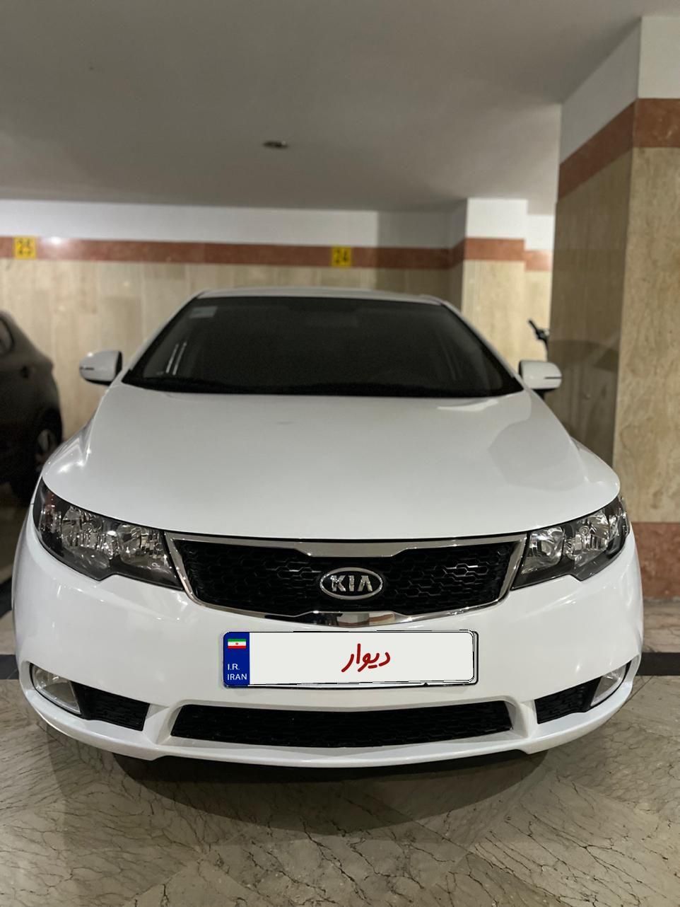 خودرو کیا، سراتو مونتاژ آگهی ann_18600853