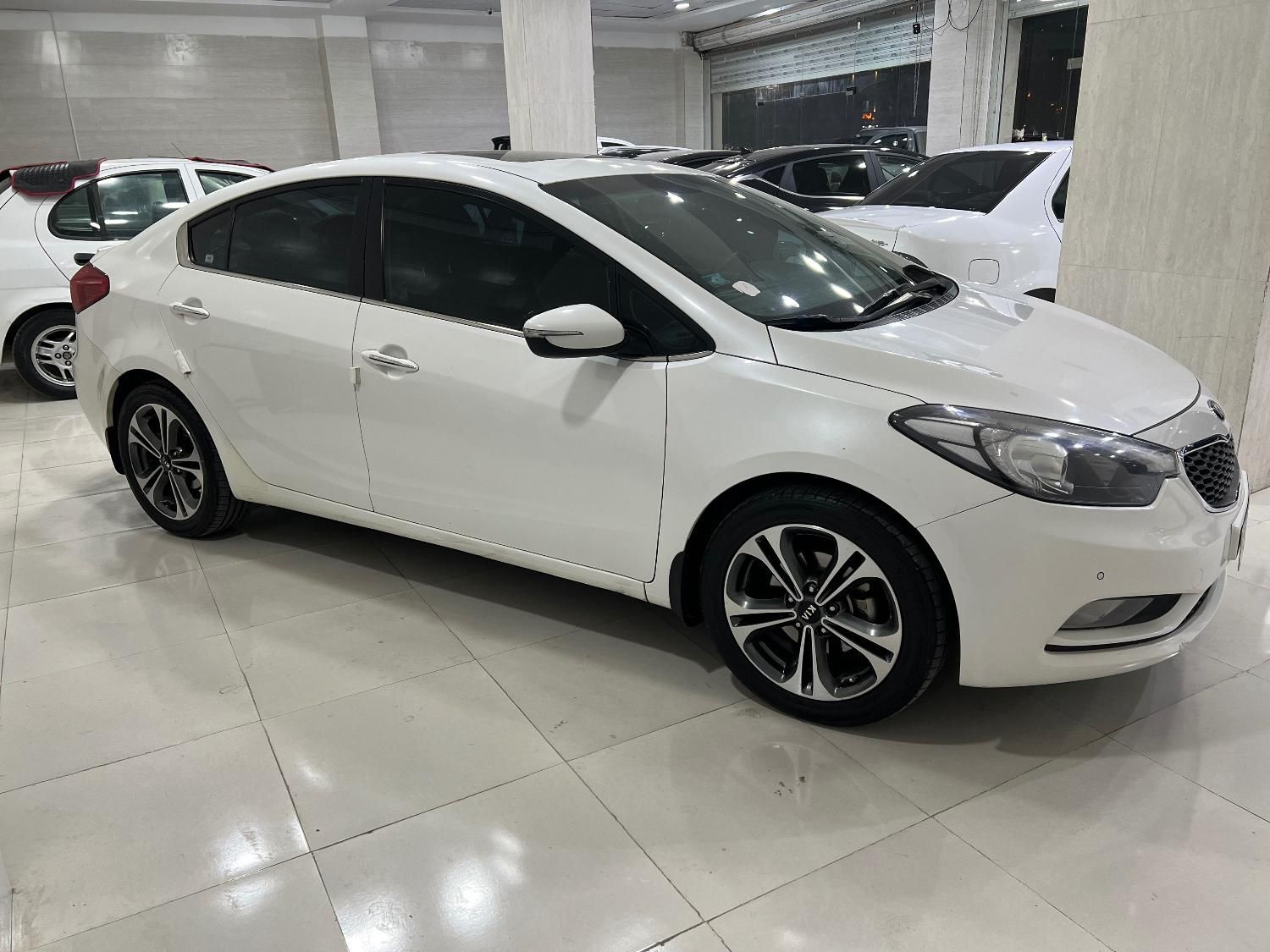 کیا سراتو 2.0 لیتر اتوماتیک GT لاین - 2016
