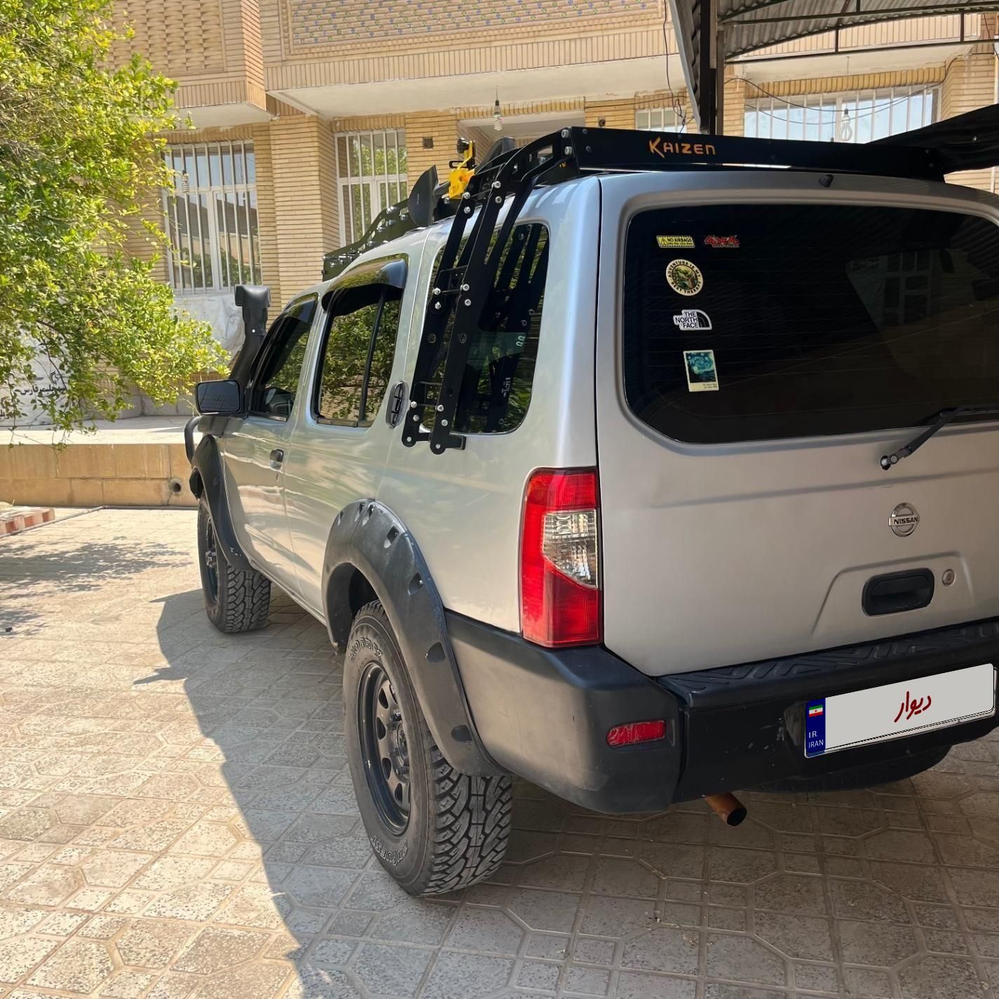 نیسان رونیز دنده‌ای - 2006