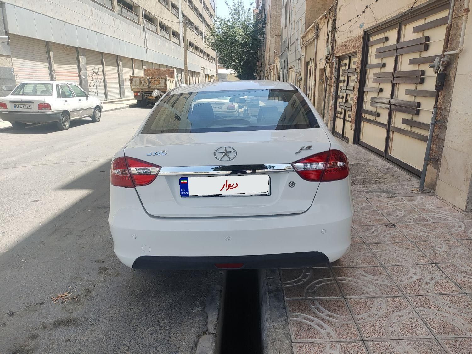 جک J5 اتوماتیک - 2016