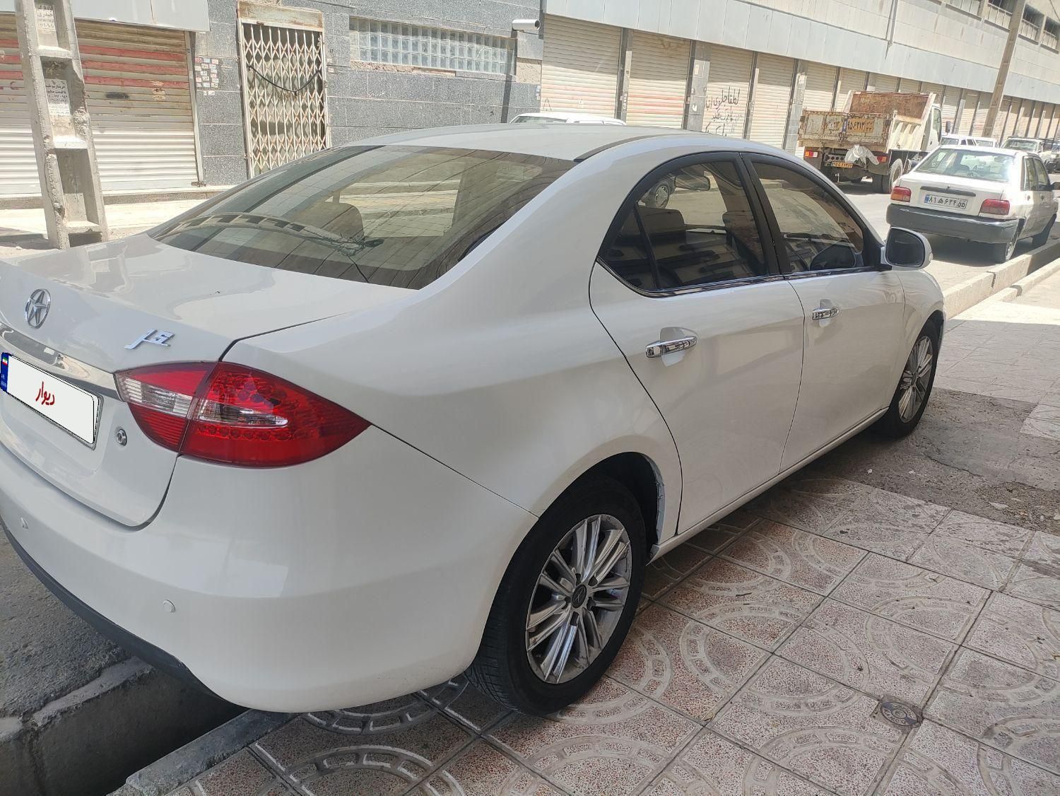 جک J5 اتوماتیک - 2016