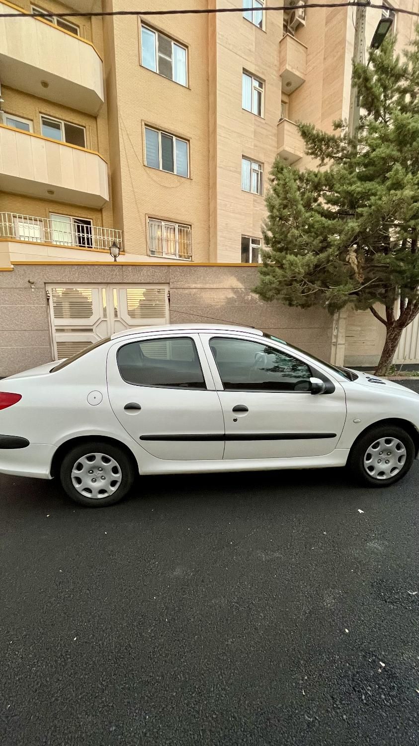 پژو ۲۰۶ صندوق دار v8 - 1394