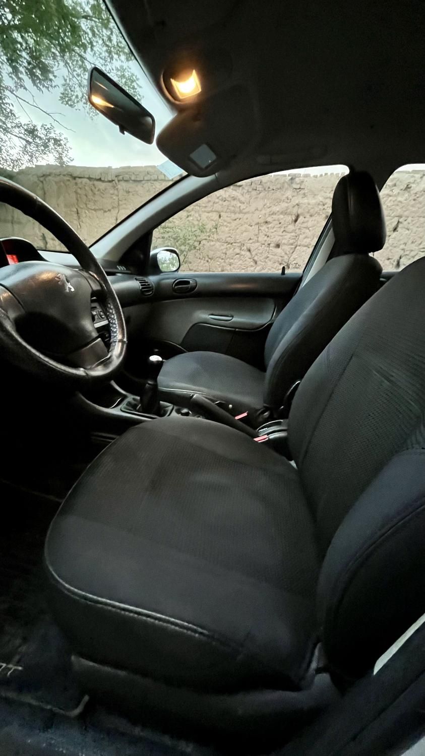 پژو ۲۰۶ صندوق دار v8 - 1394