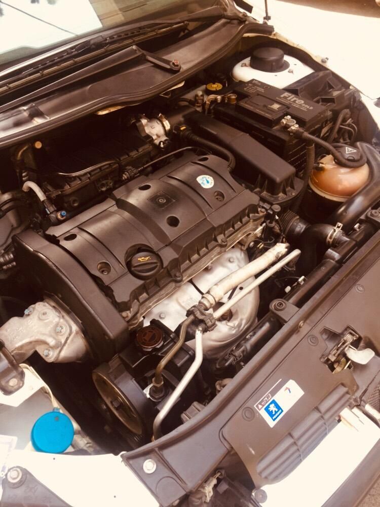 پژو ۲۰۶ صندوق دار v8 - 1392