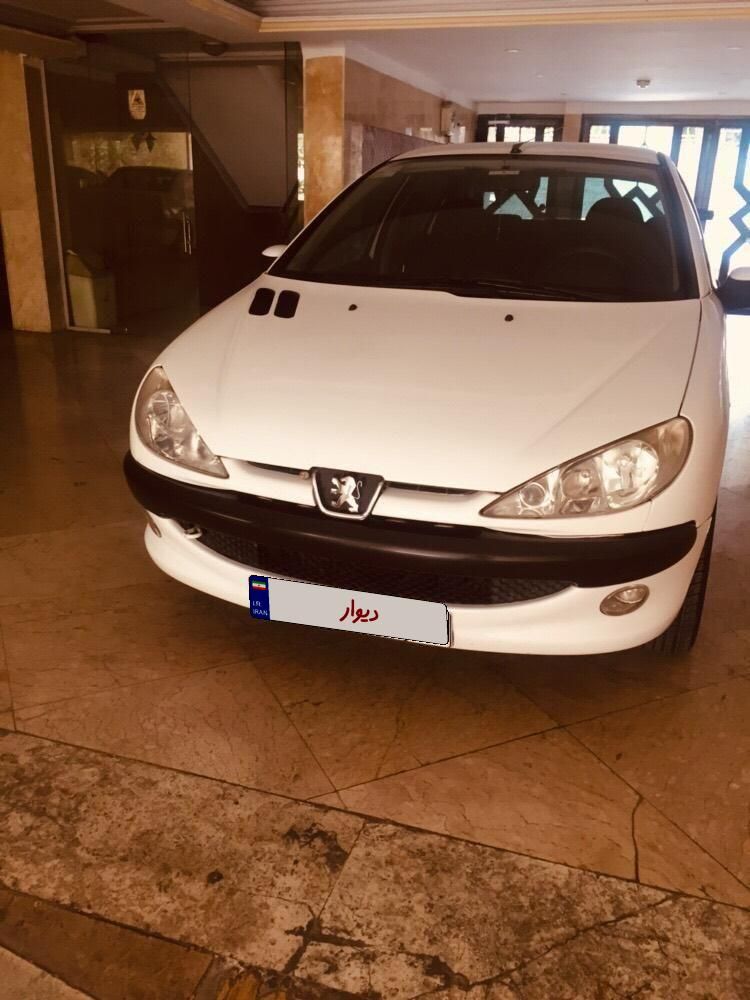 پژو ۲۰۶ صندوق دار v8 - 1392