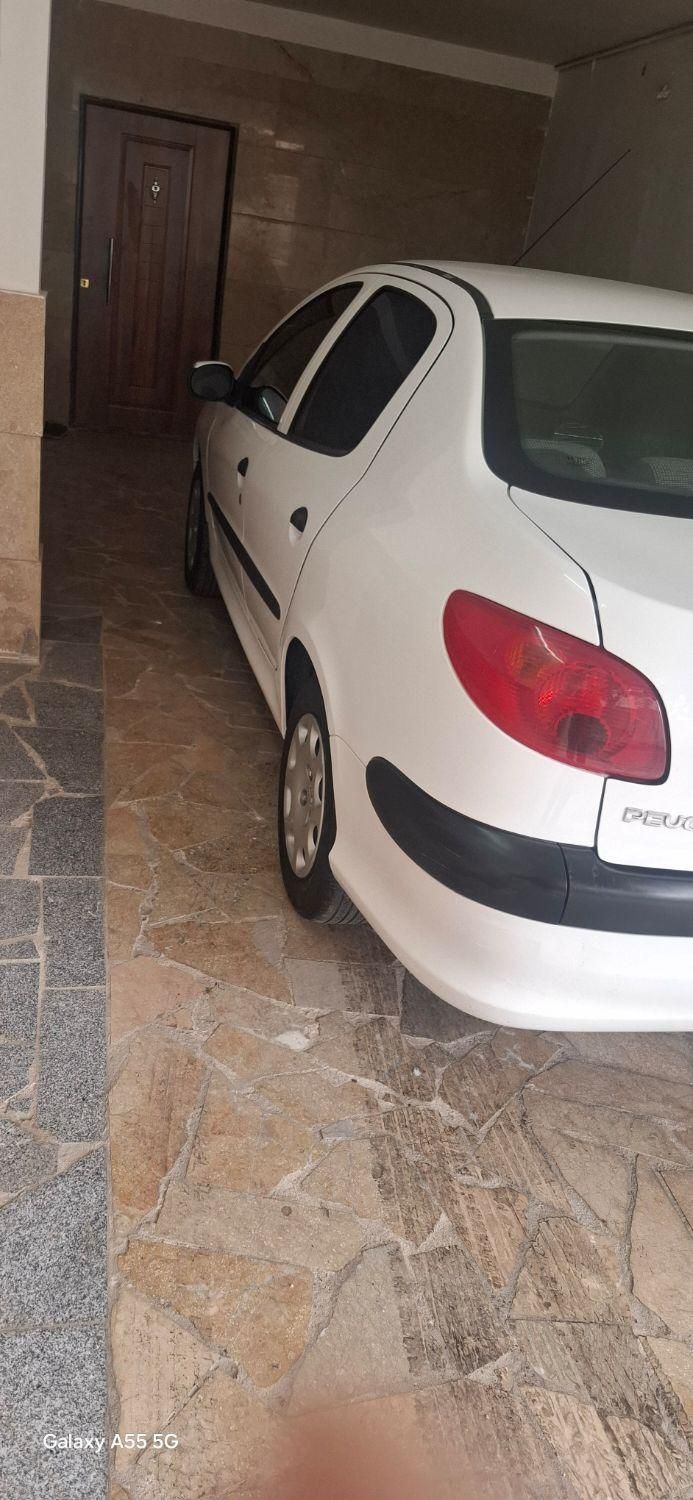 پژو ۲۰۶ صندوق دار v8 - 1397