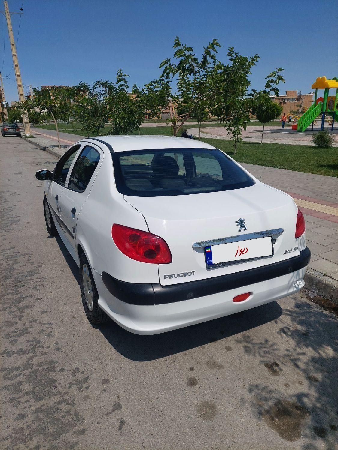 پژو ۲۰۶ صندوق دار v8 - 1395