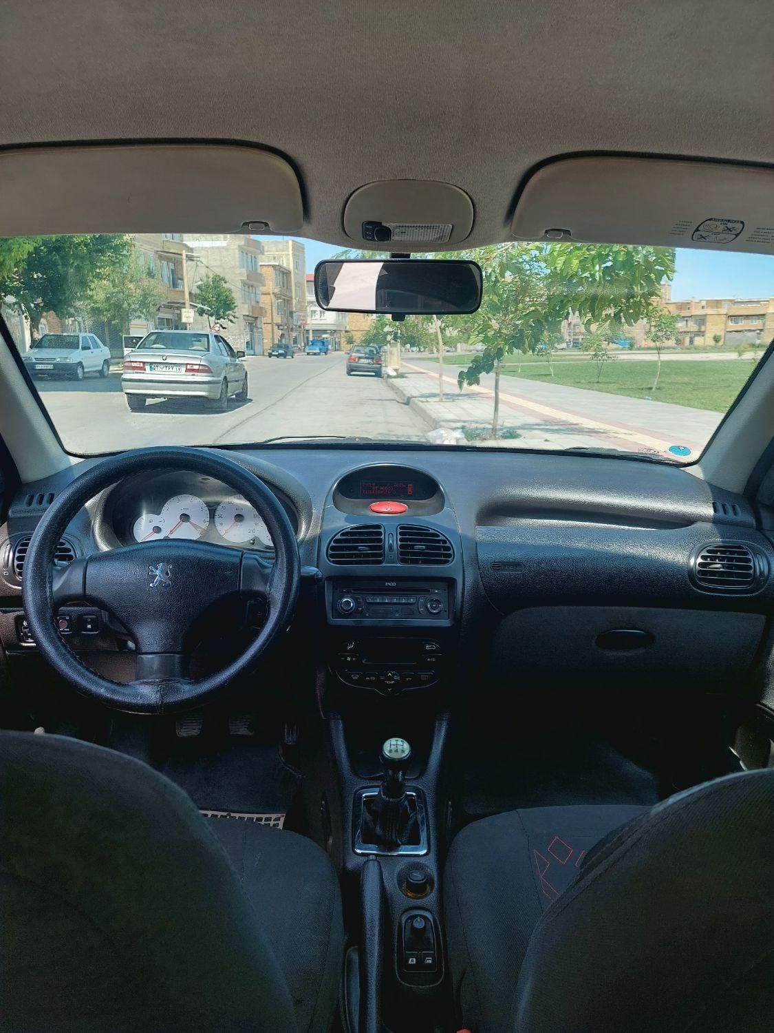 پژو ۲۰۶ صندوق دار v8 - 1395