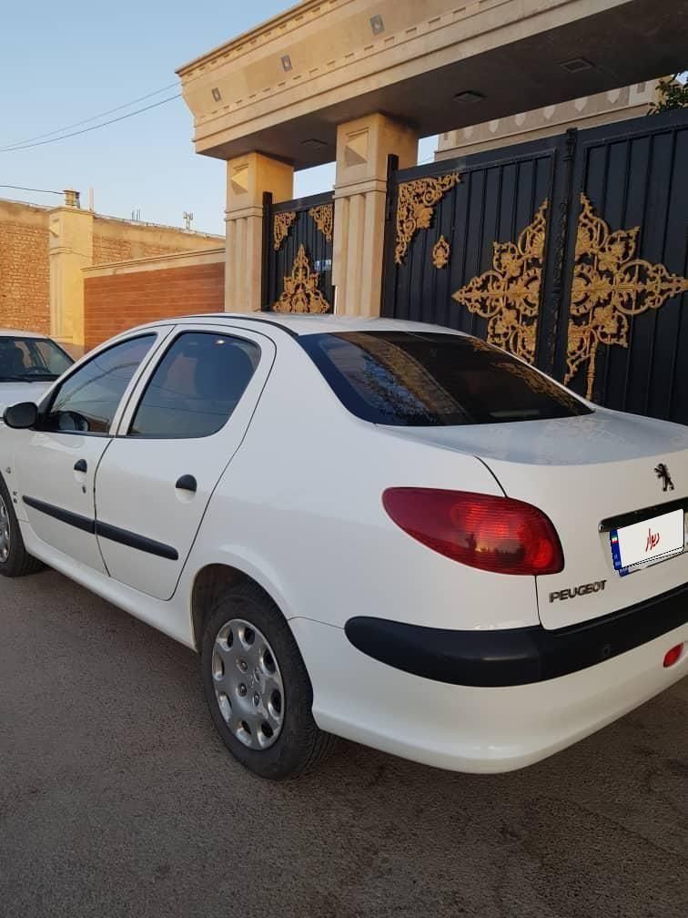 پژو ۲۰۶ صندوق دار v8 - 1397