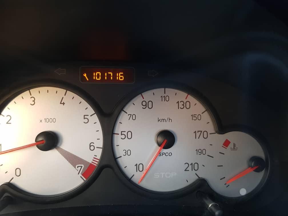 پژو ۲۰۶ صندوق دار v8 - 1397