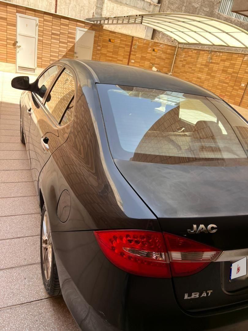 جک J5 اتوماتیک - 2015