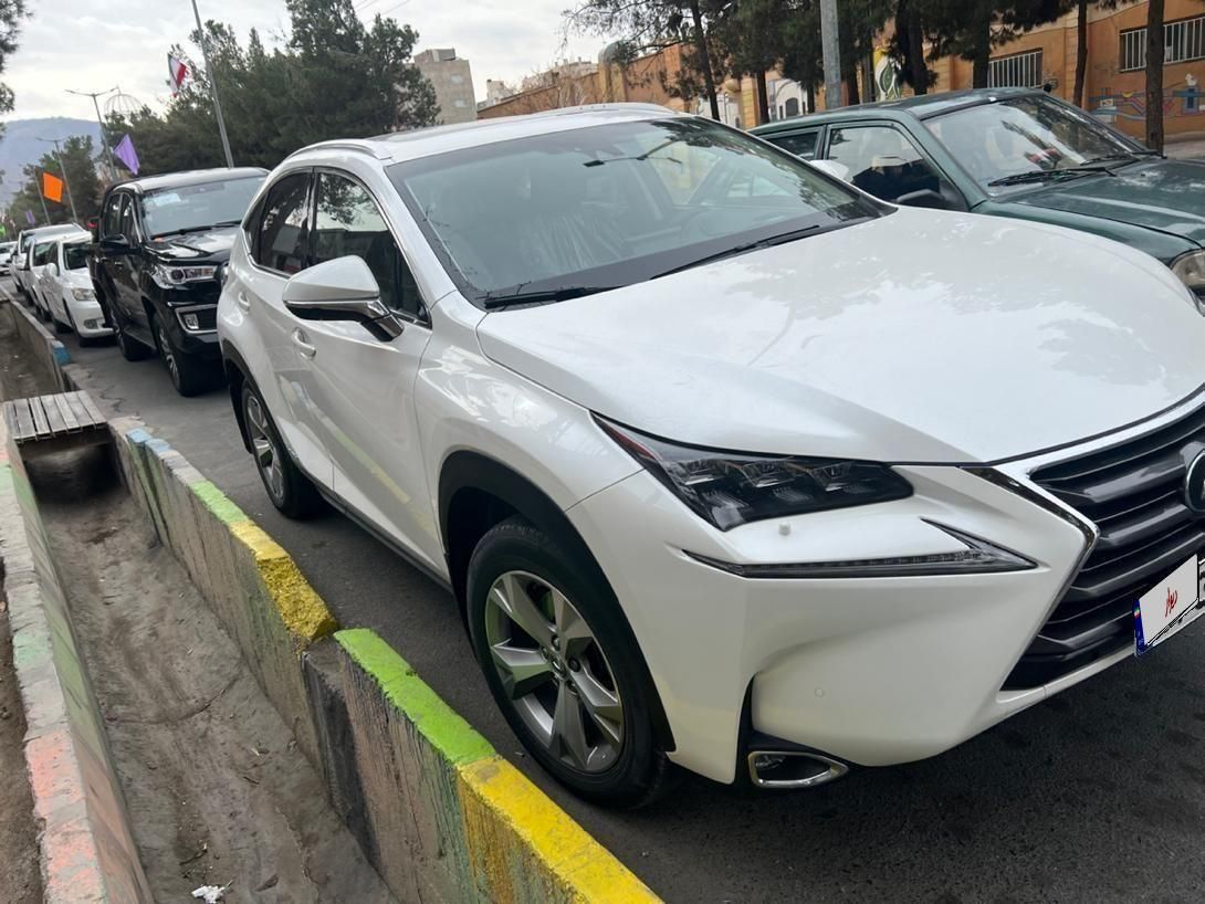 لکسوس NX هیبرید 300H - 2017