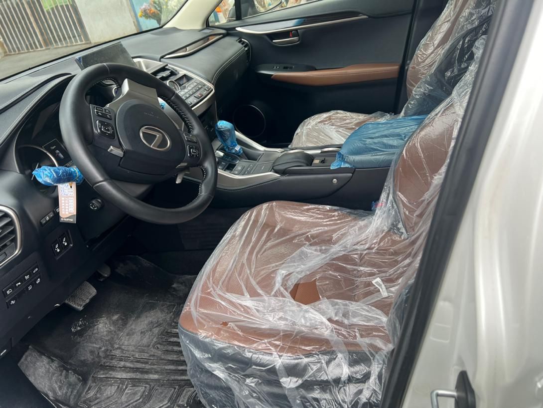 لکسوس NX هیبرید 300H - 2017