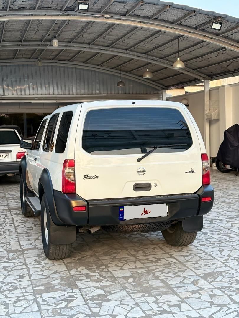 نیسان رونیز دنده‌ای - 2007