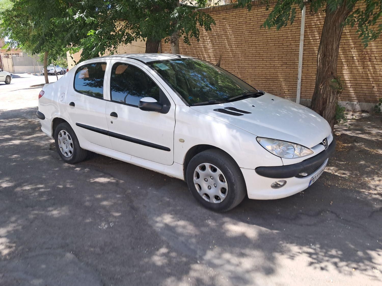 پژو ۲۰۶ صندوق دار v8 - 1394