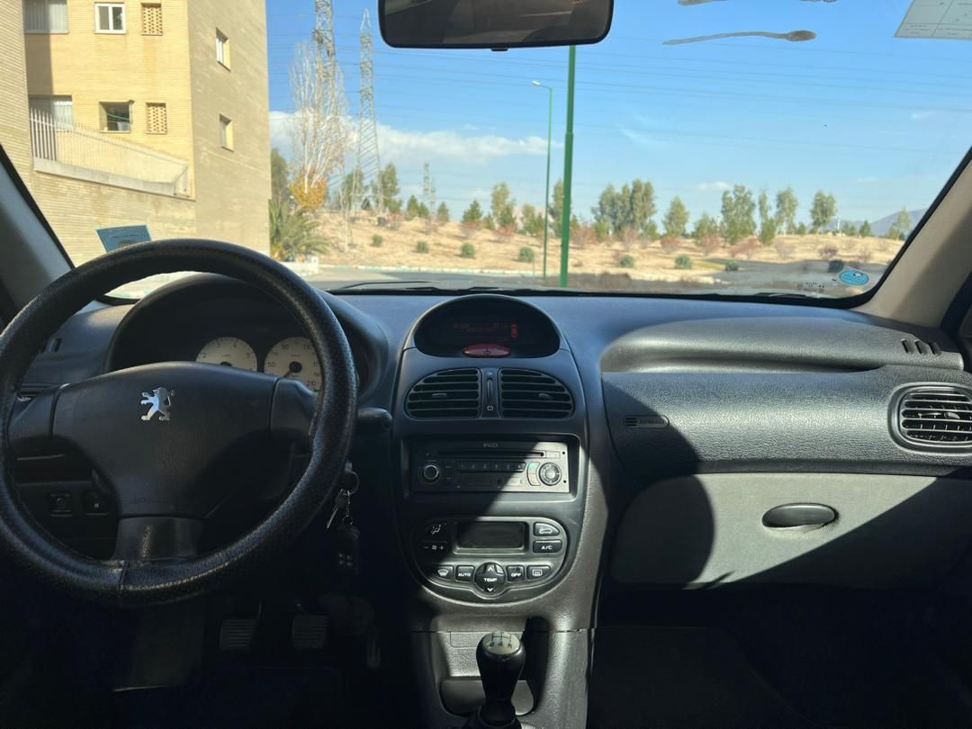 پژو ۲۰۶ صندوق دار v8 - 1394
