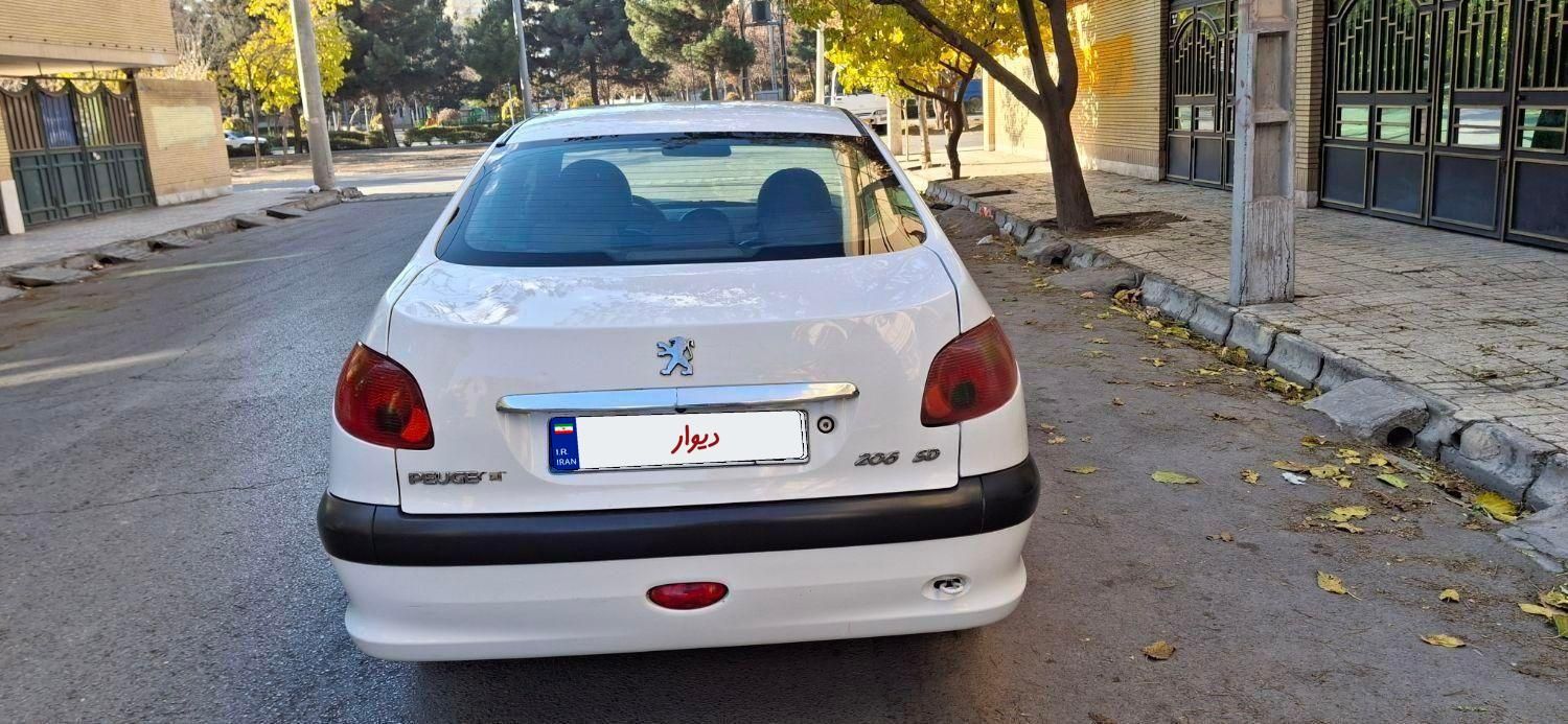 پژو ۲۰۶ صندوق دار v8 - 1390