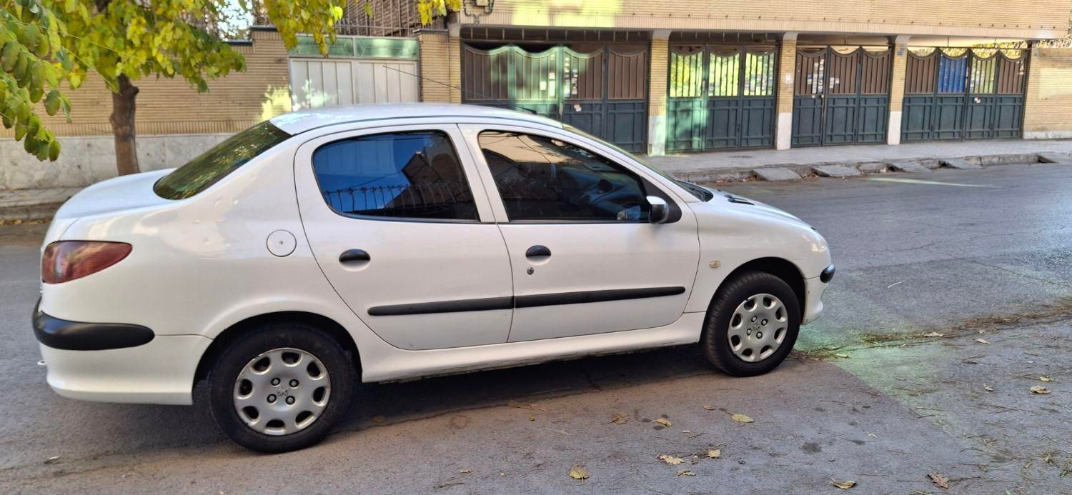 پژو ۲۰۶ صندوق دار v8 - 1390
