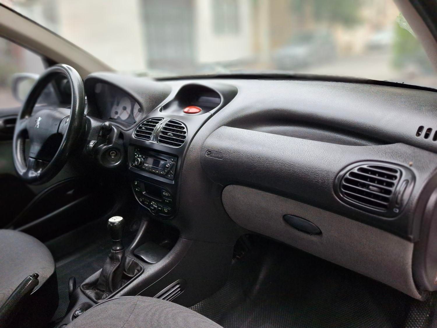 پژو ۲۰۶ صندوق دار v8 - 1390