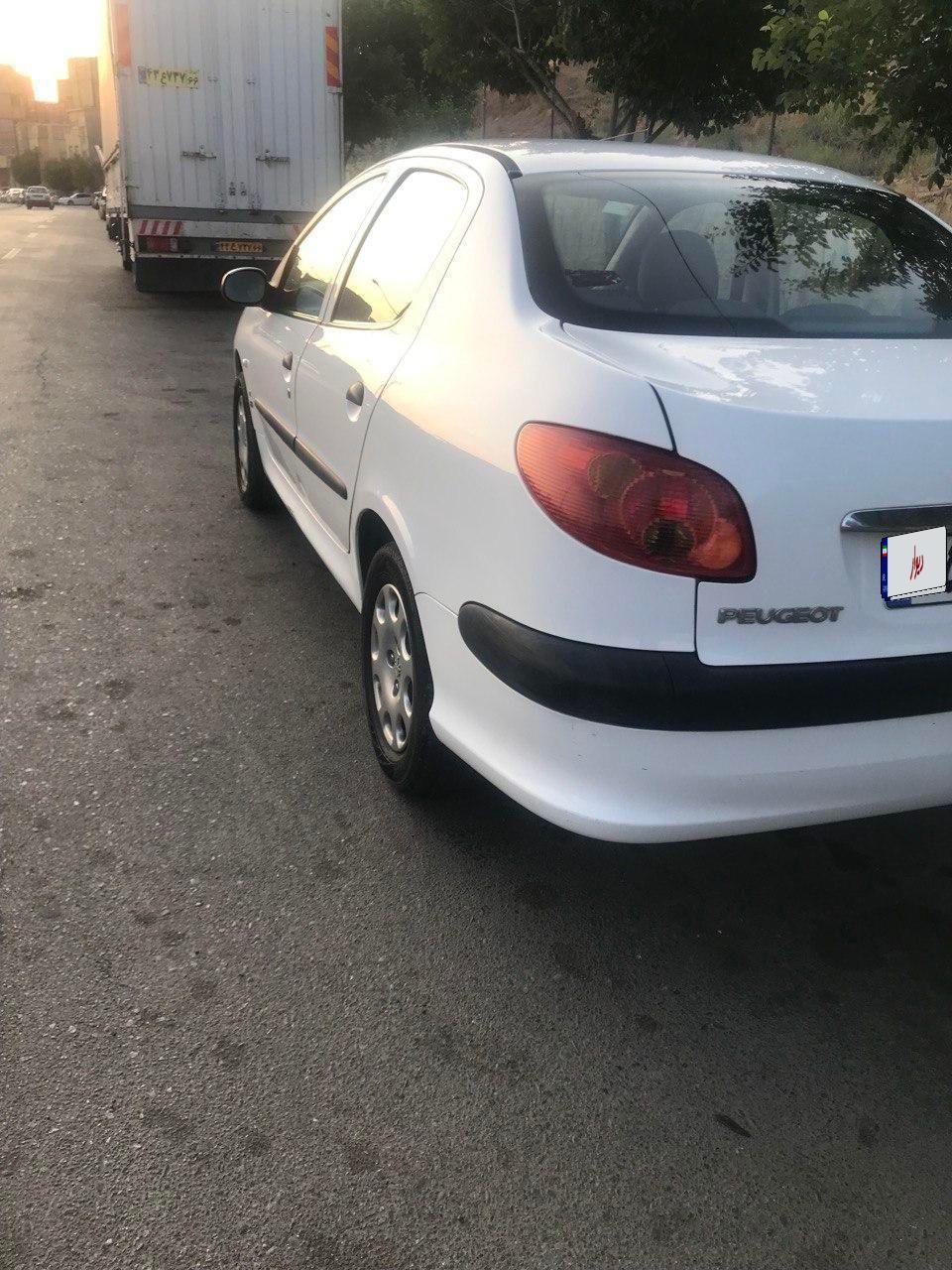 پژو ۲۰۶ صندوق دار v8 - 1393