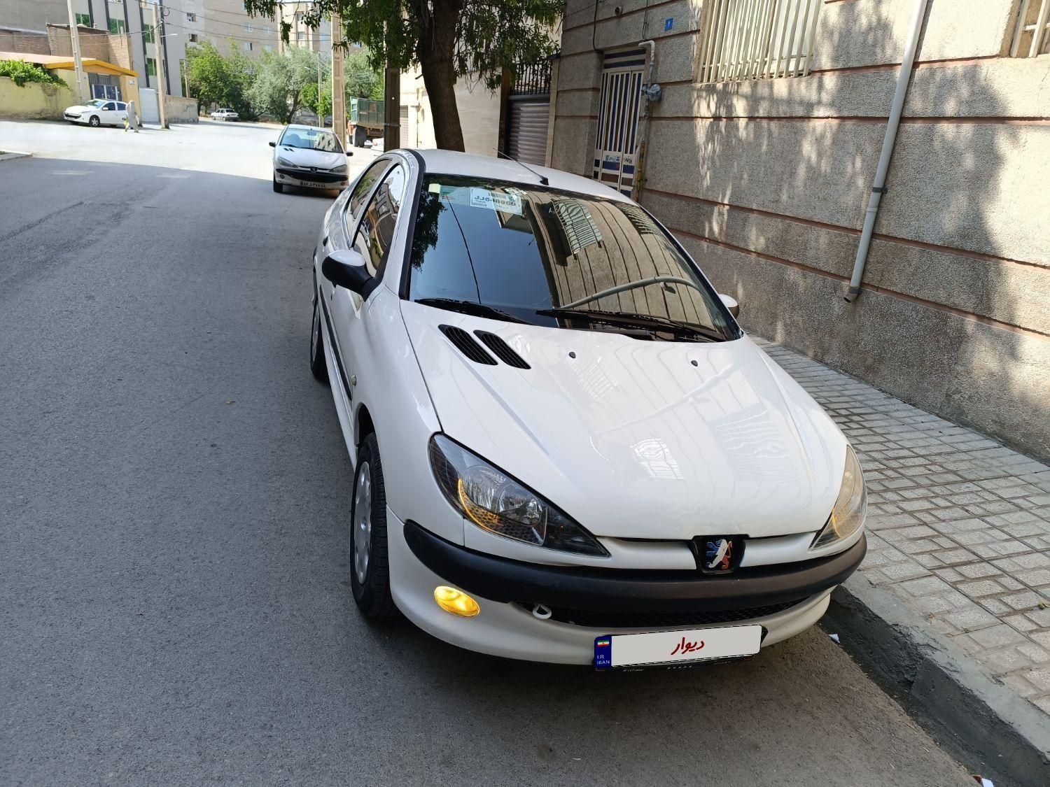 پژو ۲۰۶ صندوق دار v8 - 1393