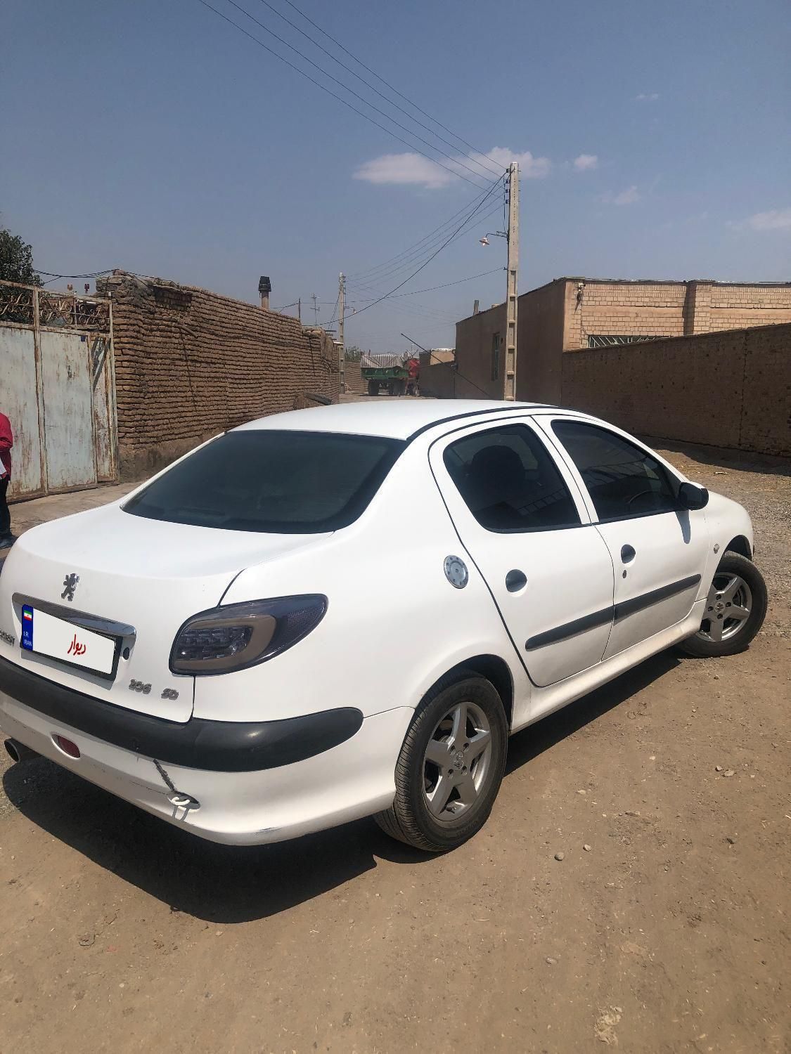پژو ۲۰۶ صندوق دار v8 - 1395