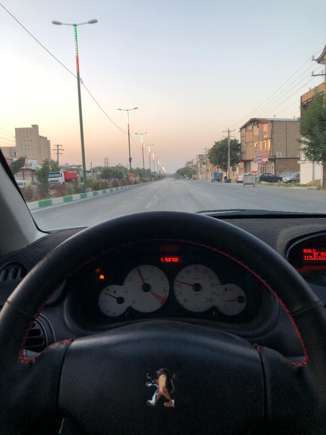 پژو ۲۰۶ صندوق دار v8 - 1395