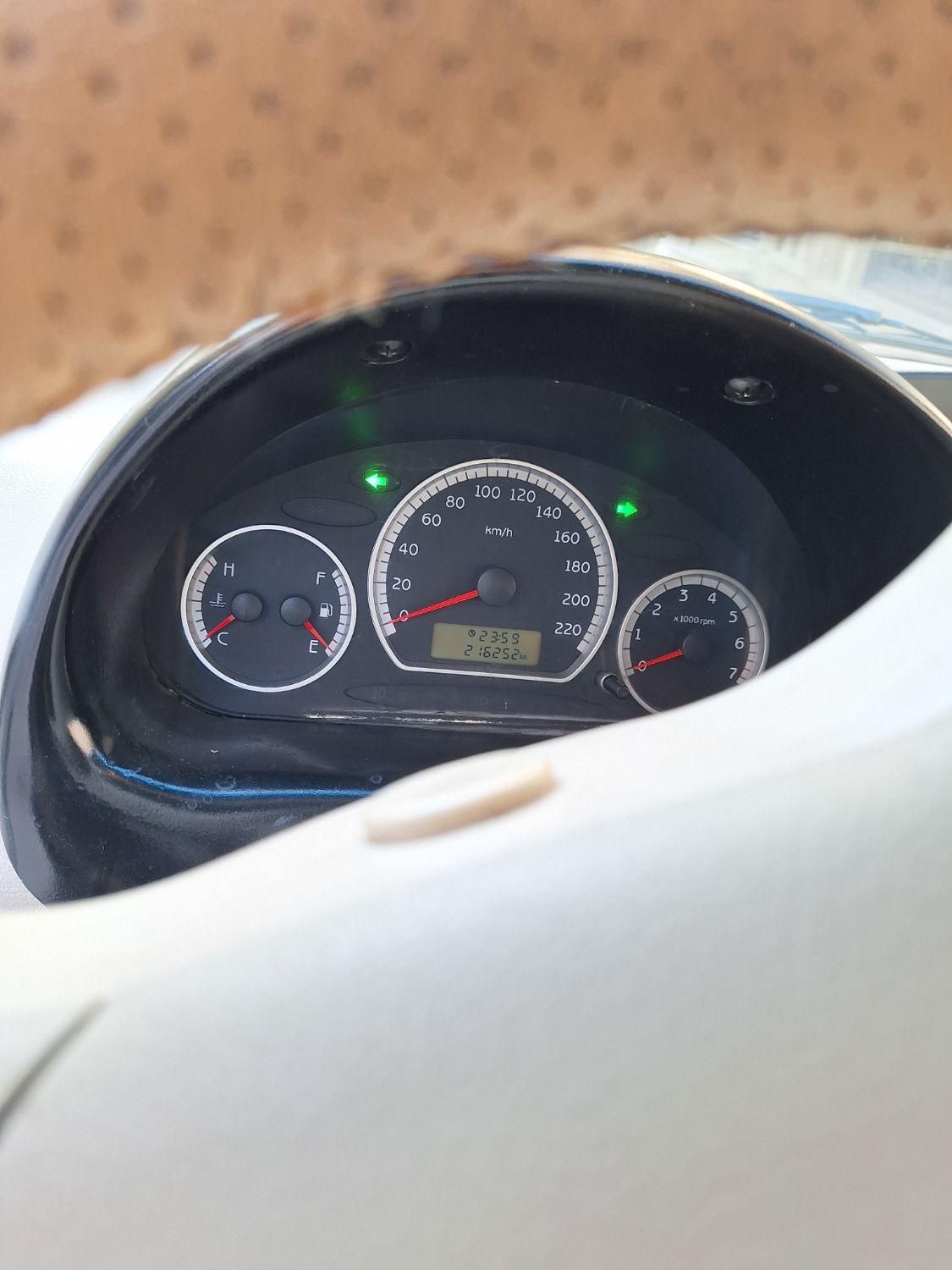 ام وی ام 110 چهار سیلندر دنده ای - 2012