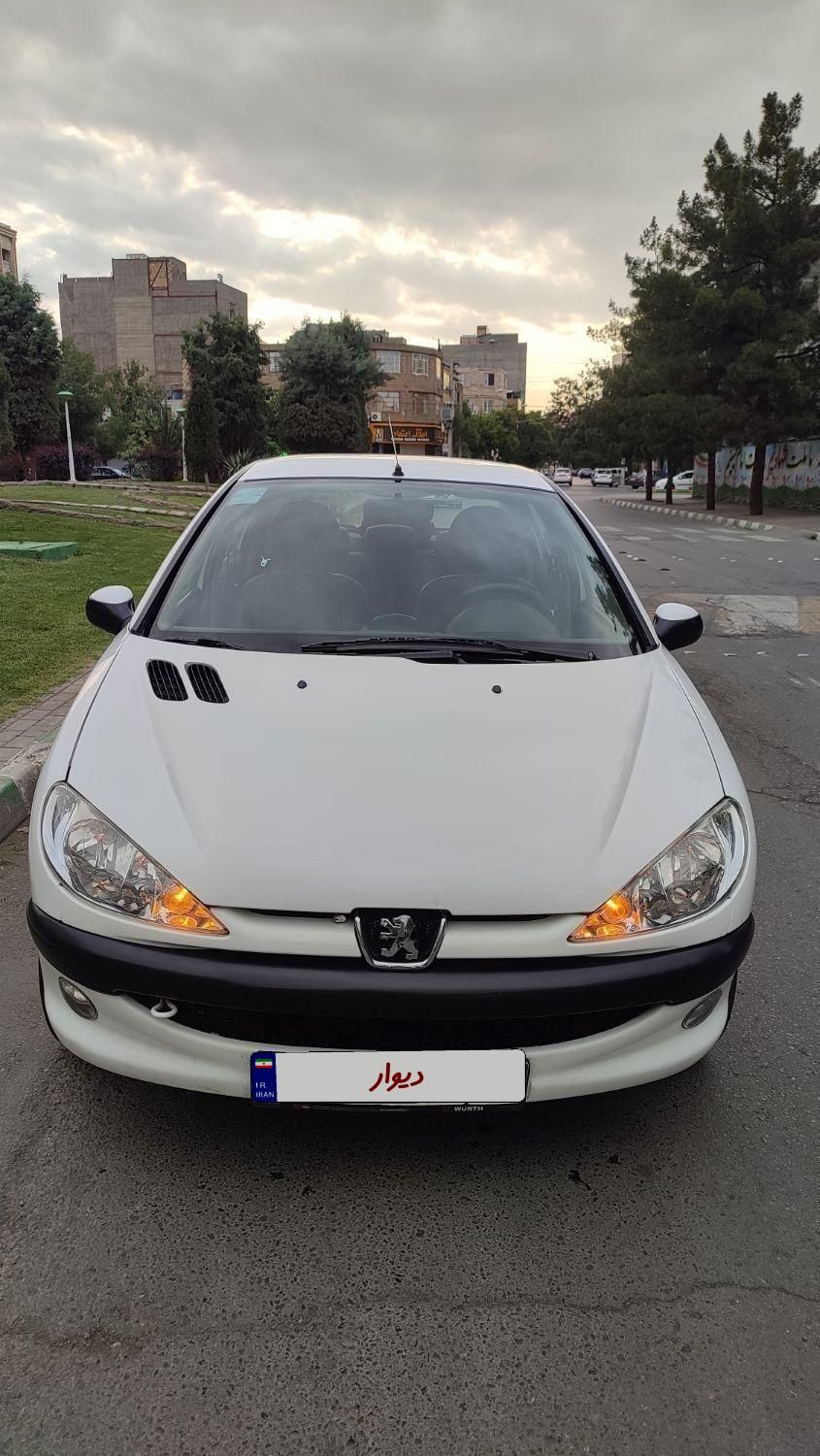 پژو ۲۰۶ صندوق دار v8 - 1391