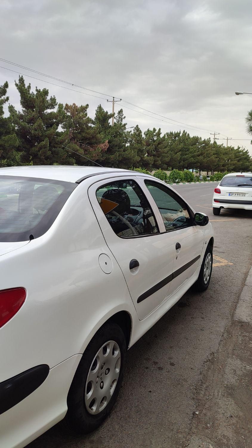 پژو ۲۰۶ صندوق دار v8 - 1391
