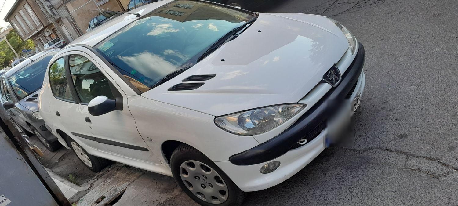 پژو ۲۰۶ صندوق دار v8 - 1391