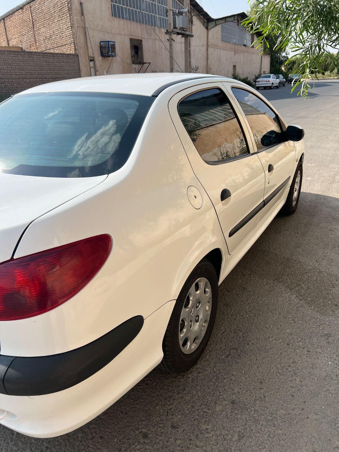 پژو ۲۰۶ صندوق دار v8 - 1399