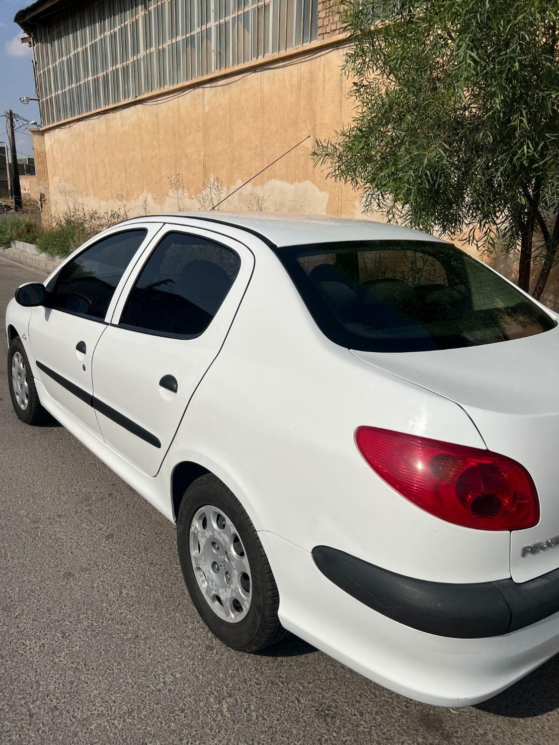 پژو ۲۰۶ صندوق دار v8 - 1399