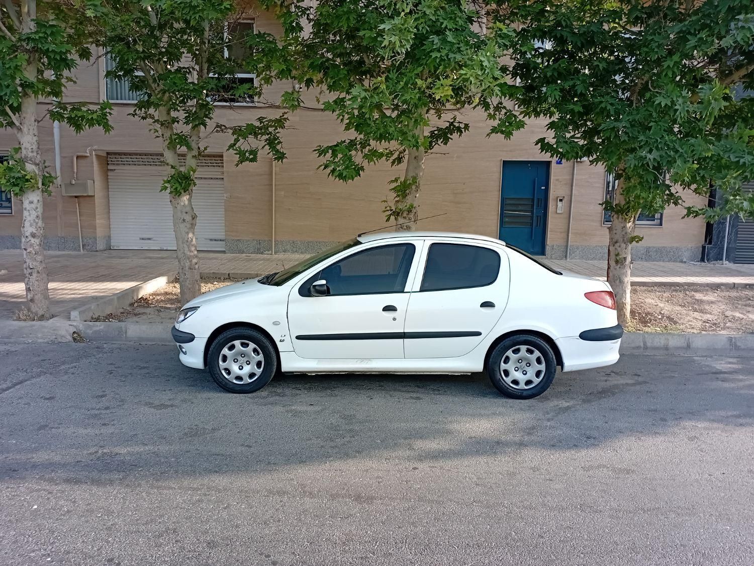 پژو ۲۰۶ صندوق دار v8 - 1394