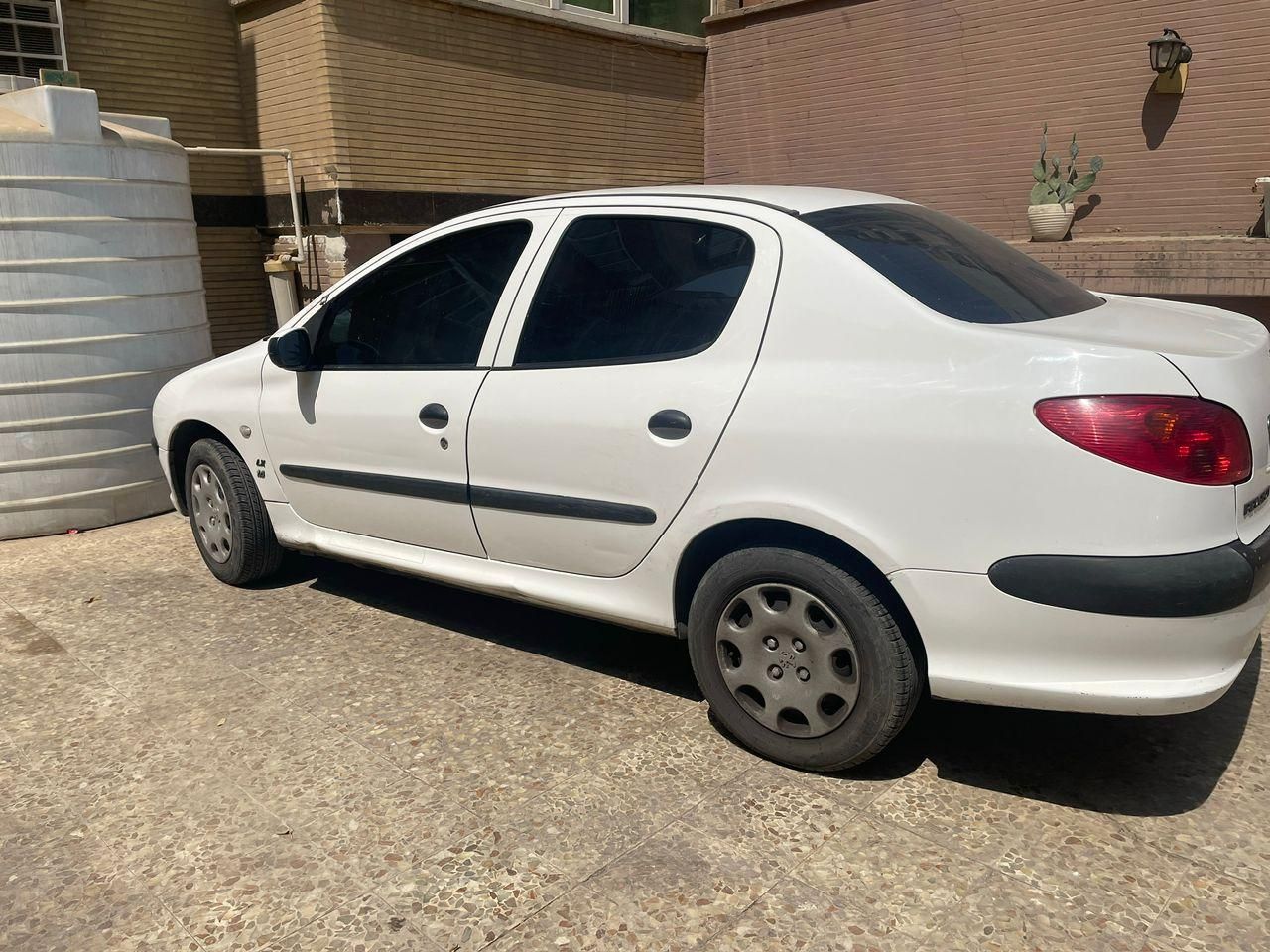 پژو ۲۰۶ صندوق دار v8 - 1396