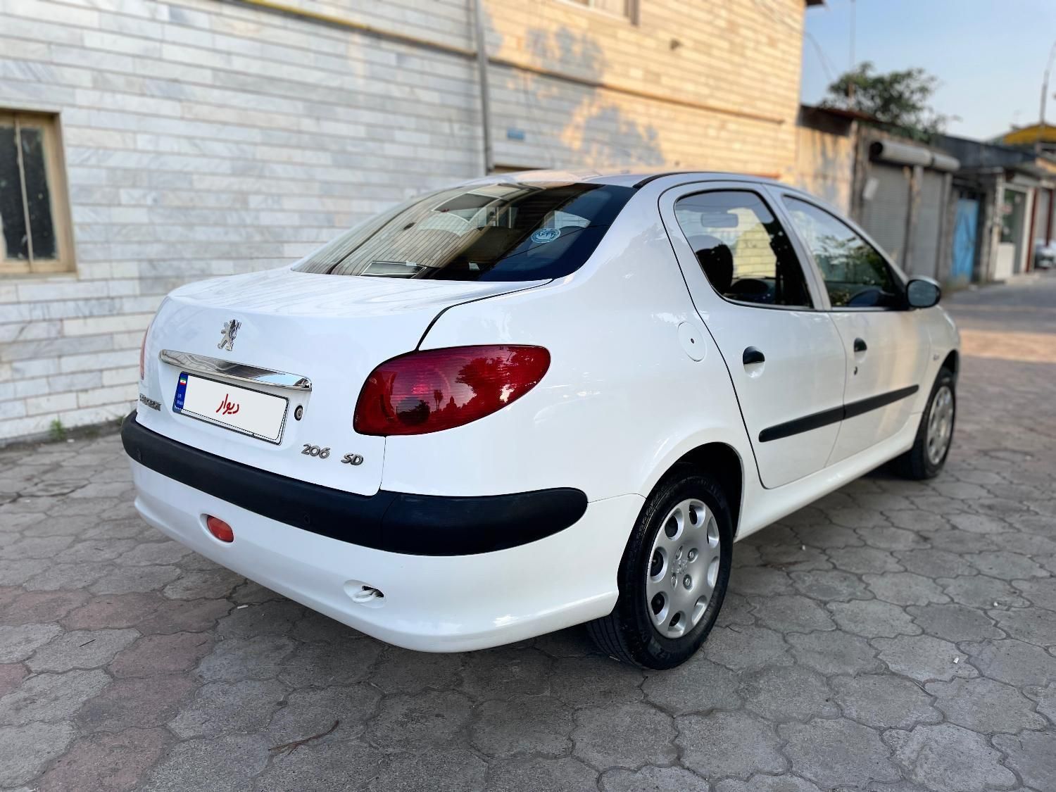 پژو ۲۰۶ صندوق دار v8 - 1394