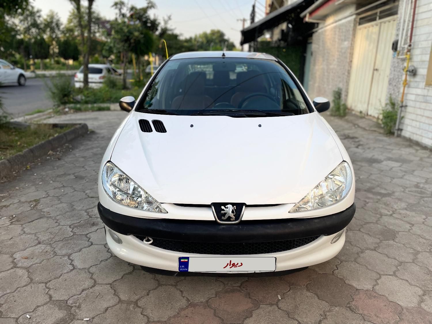 پژو ۲۰۶ صندوق دار v8 - 1394