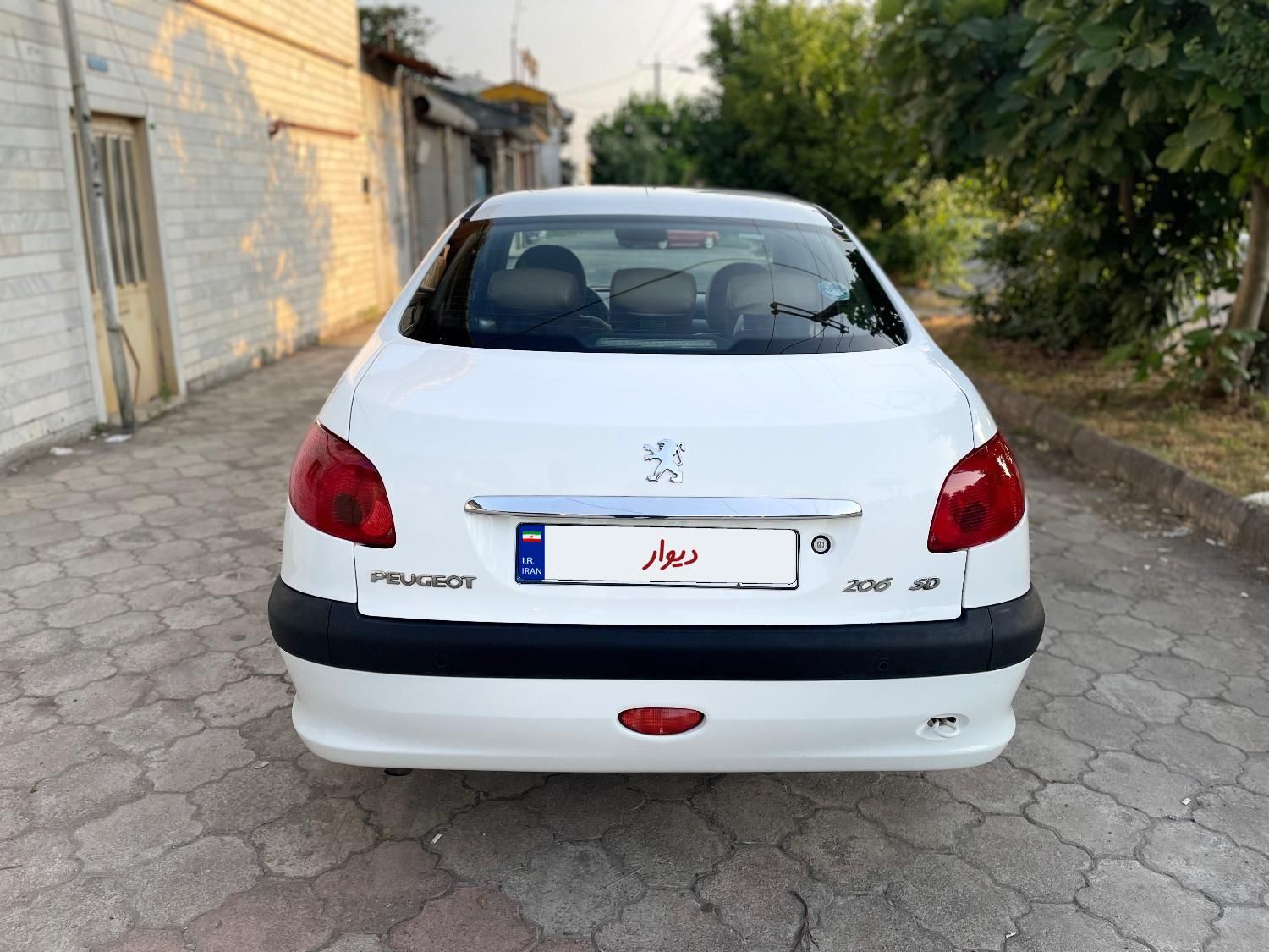 پژو ۲۰۶ صندوق دار v8 - 1394