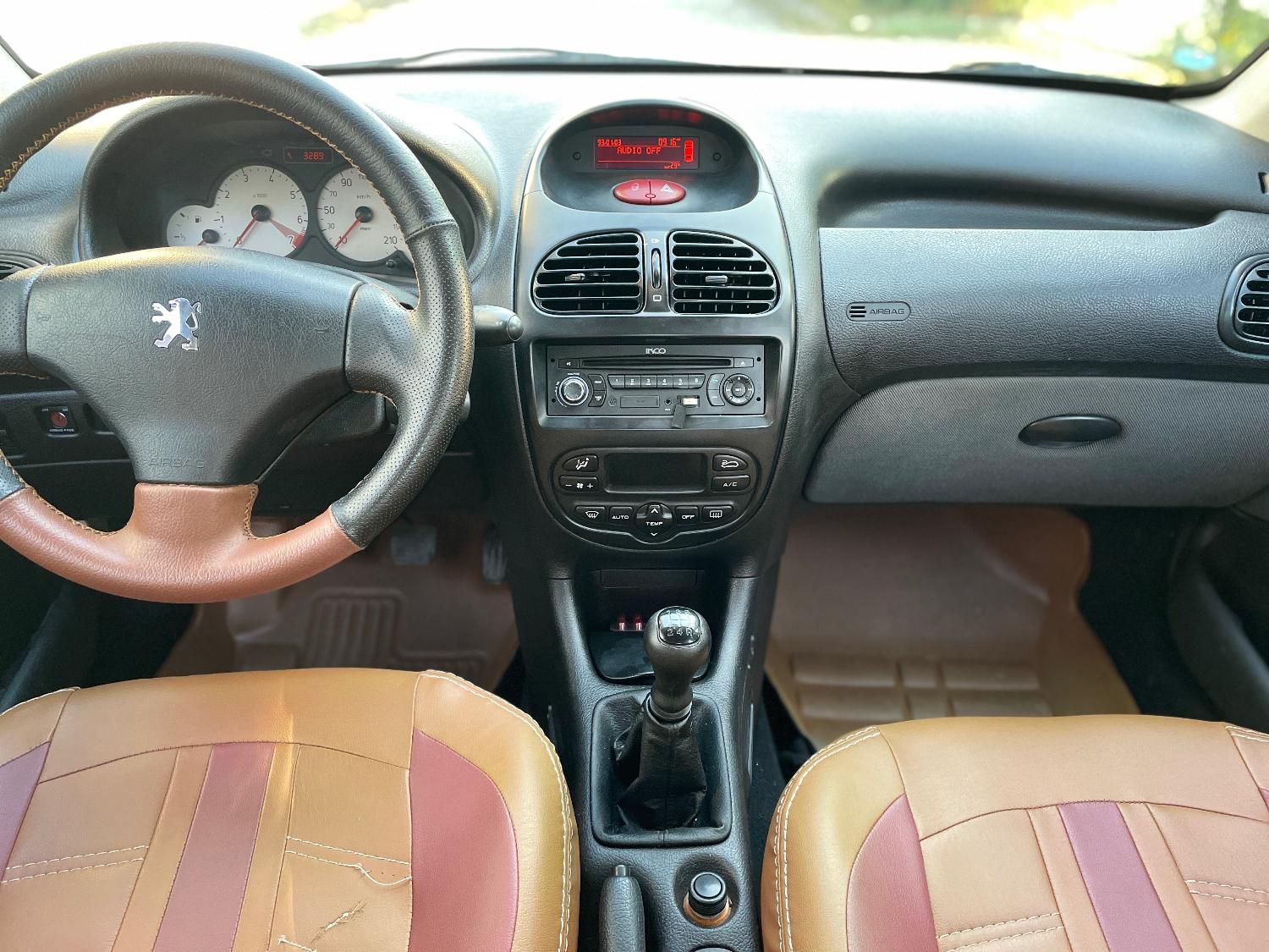 پژو ۲۰۶ صندوق دار v8 - 1394