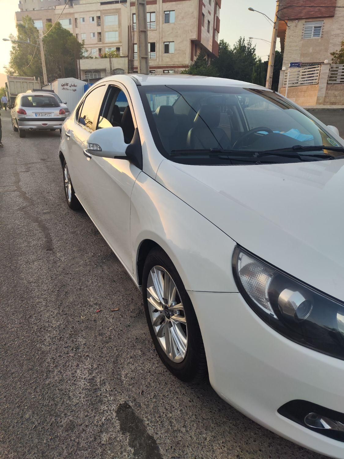 جک J5 اتوماتیک - 2015