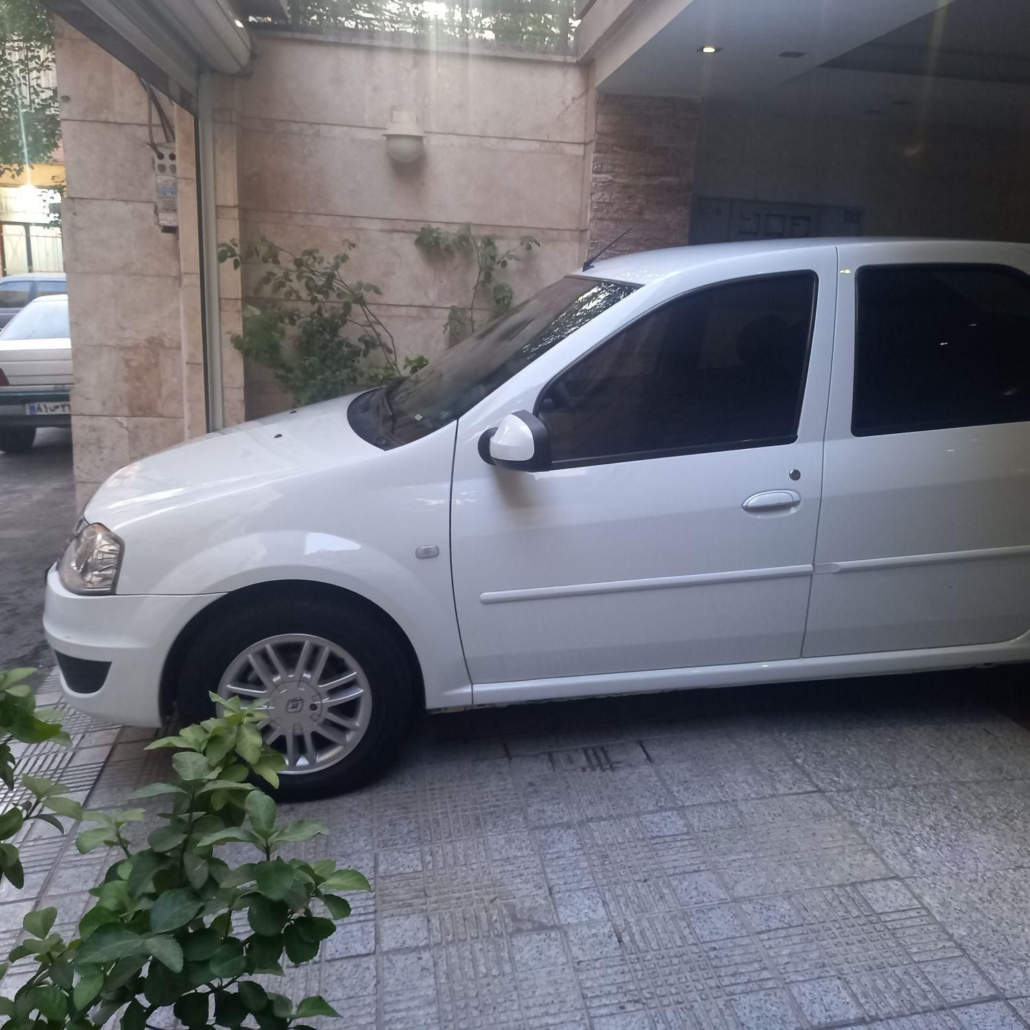 رنو تندر 90 پلاس اتوماتیک - 1397