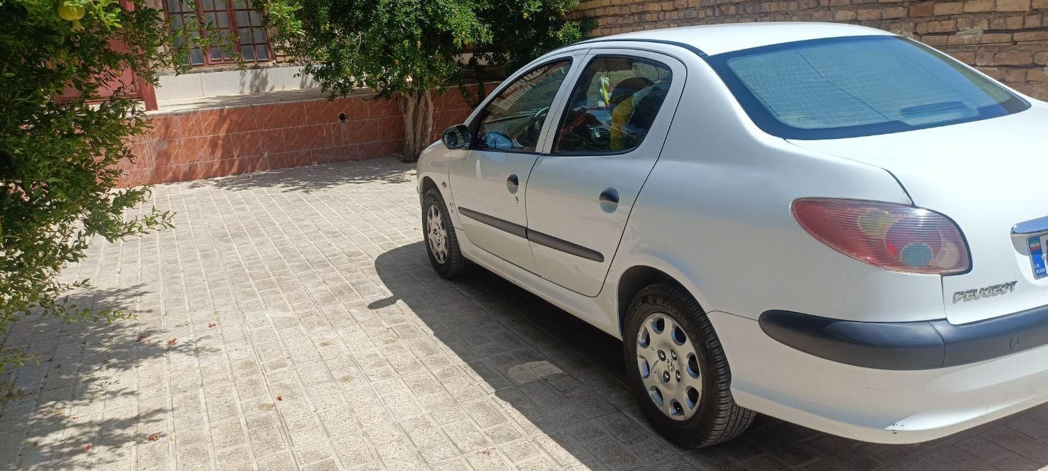 پژو ۲۰۶ صندوق دار v8 - 1396
