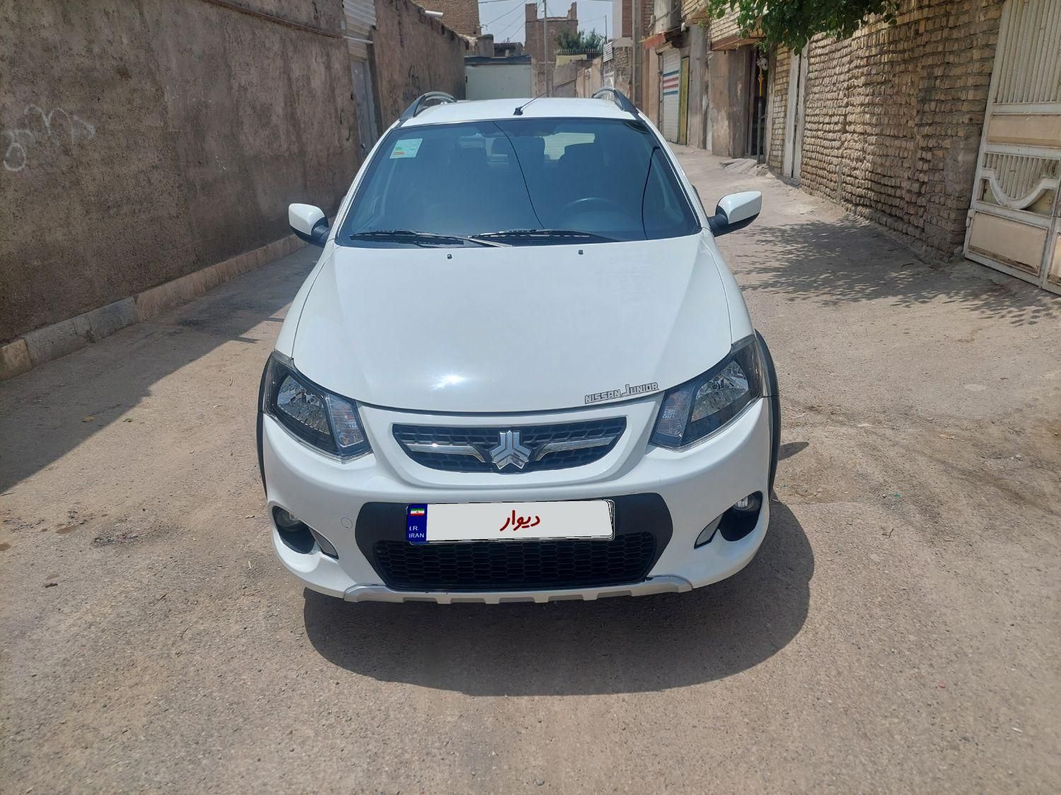 خودرو کوییک، معمولی آگهی ann_18612670
