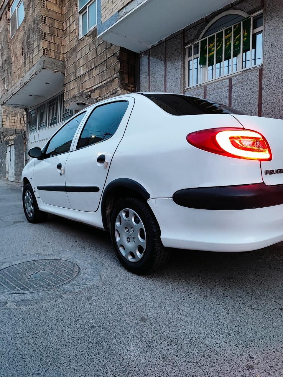 پژو ۲۰۶ صندوق دار v8 - 1392