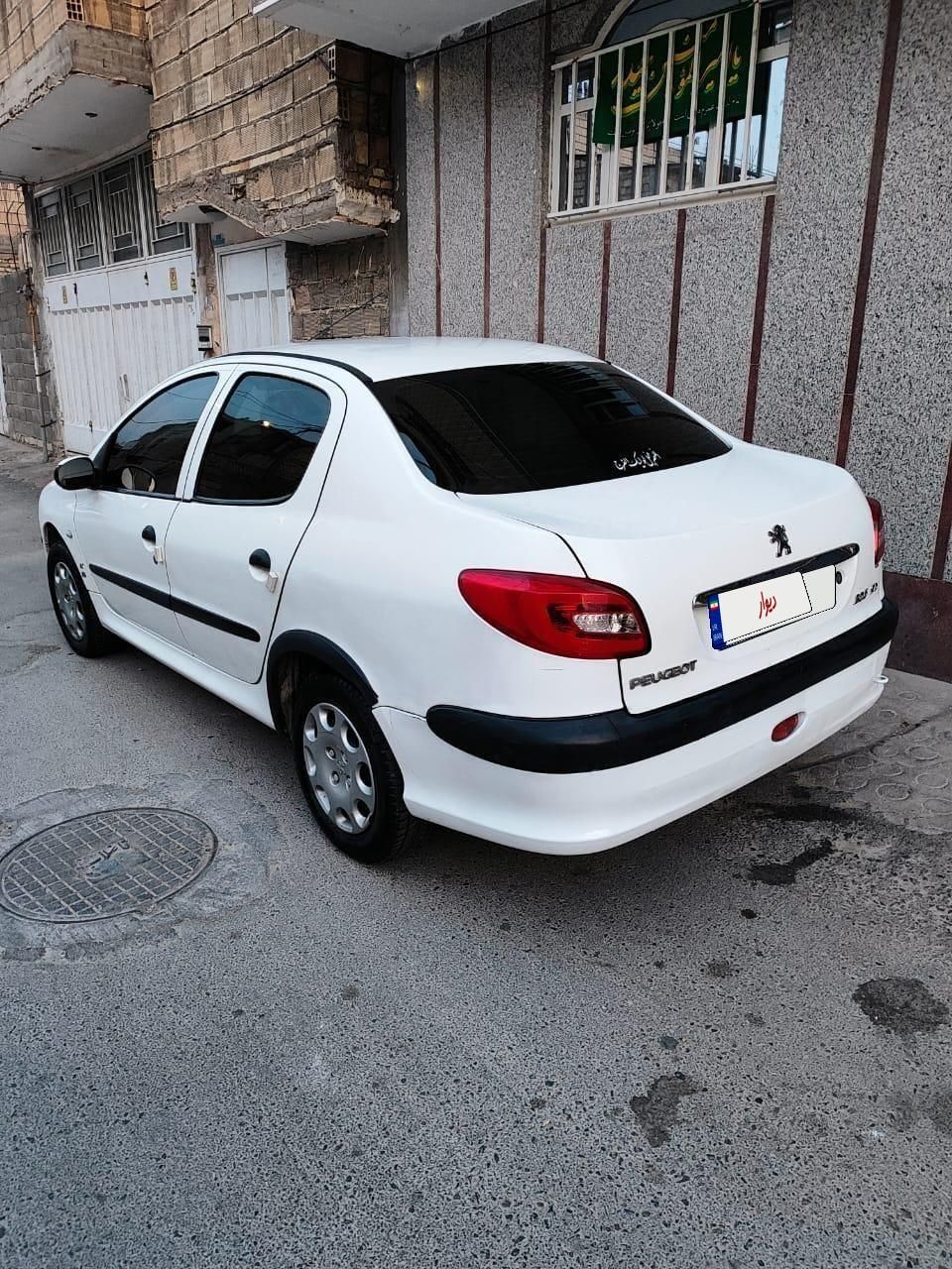 پژو ۲۰۶ صندوق دار v8 - 1392