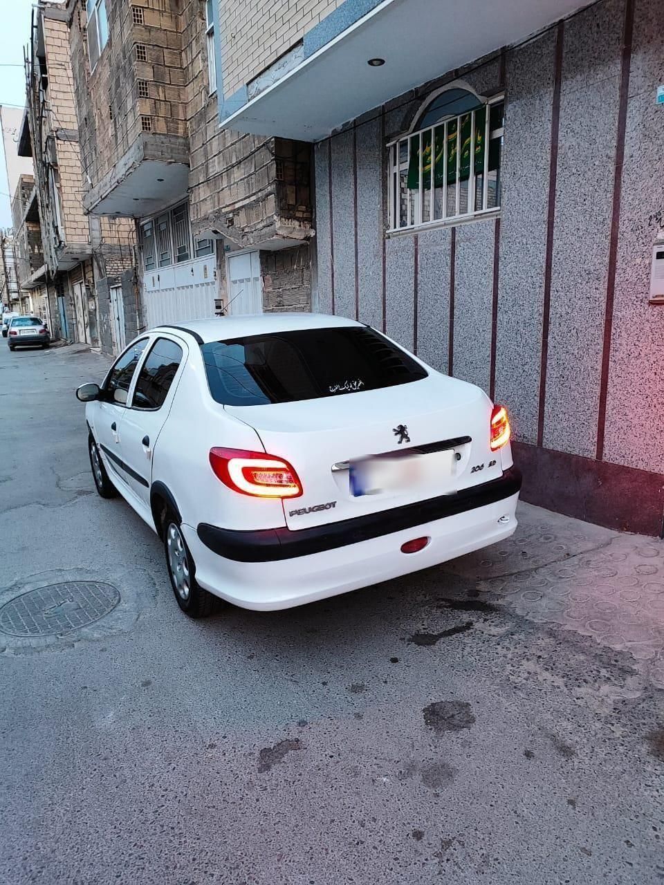 پژو ۲۰۶ صندوق دار v8 - 1392