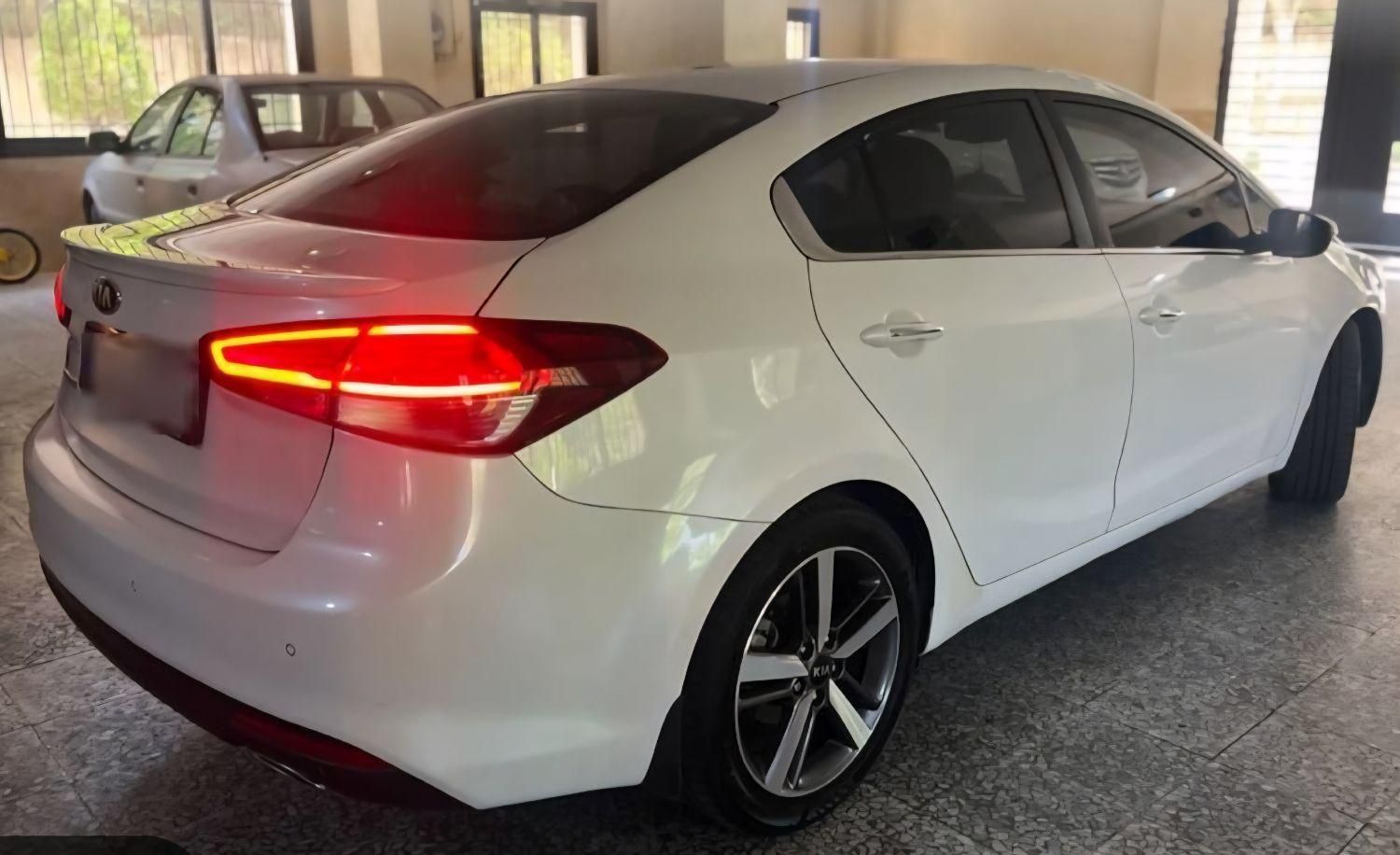 کیا سراتو 2.0 لیتر اتوماتیک GT لاین - 2017